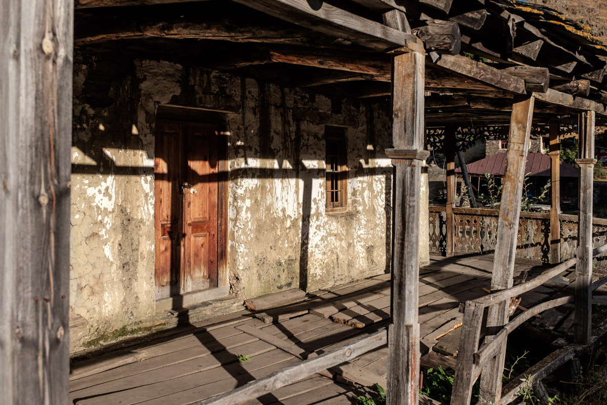 Altbau im Morgenlicht