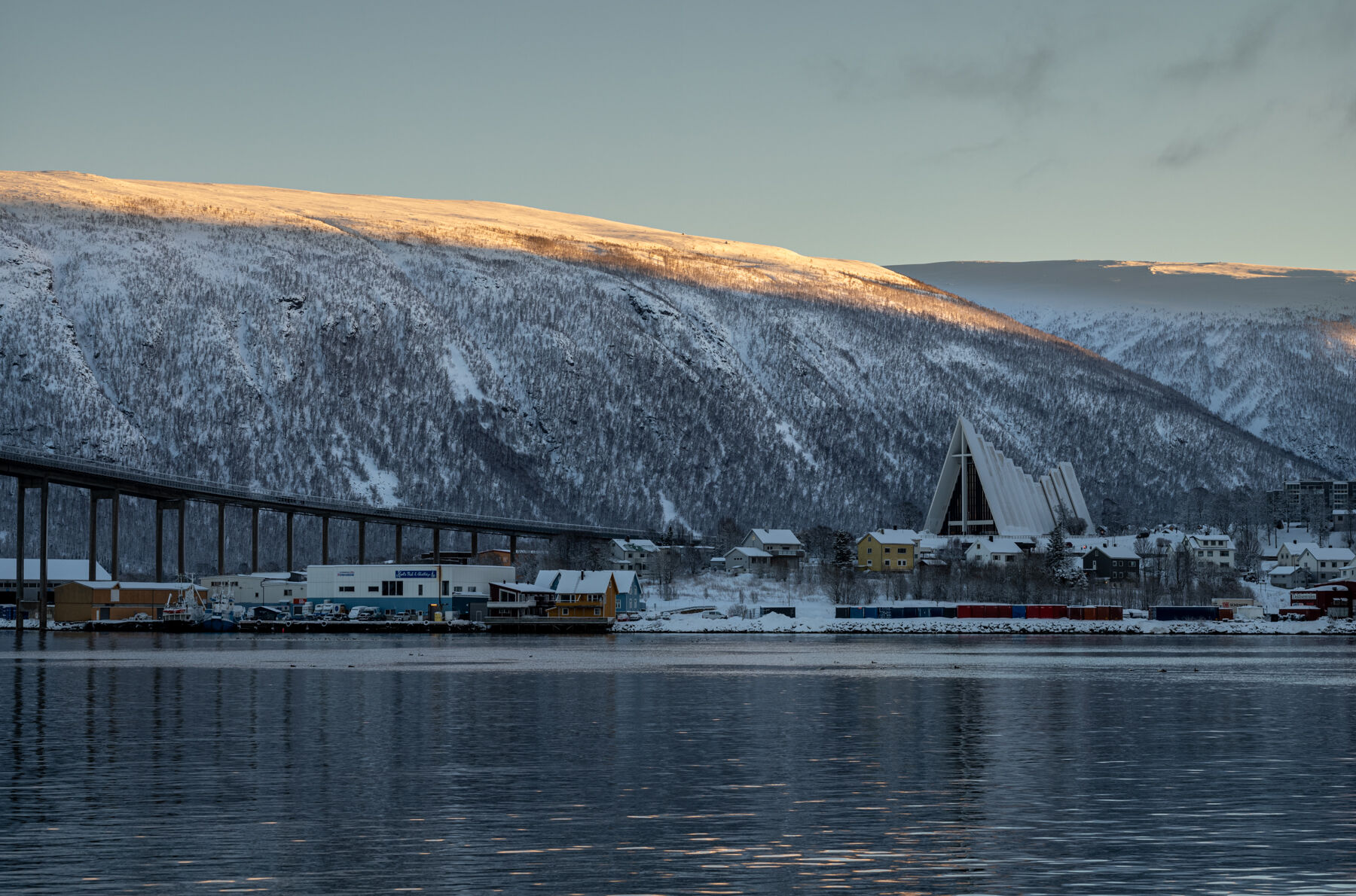 Sonne nur auf den Bergen