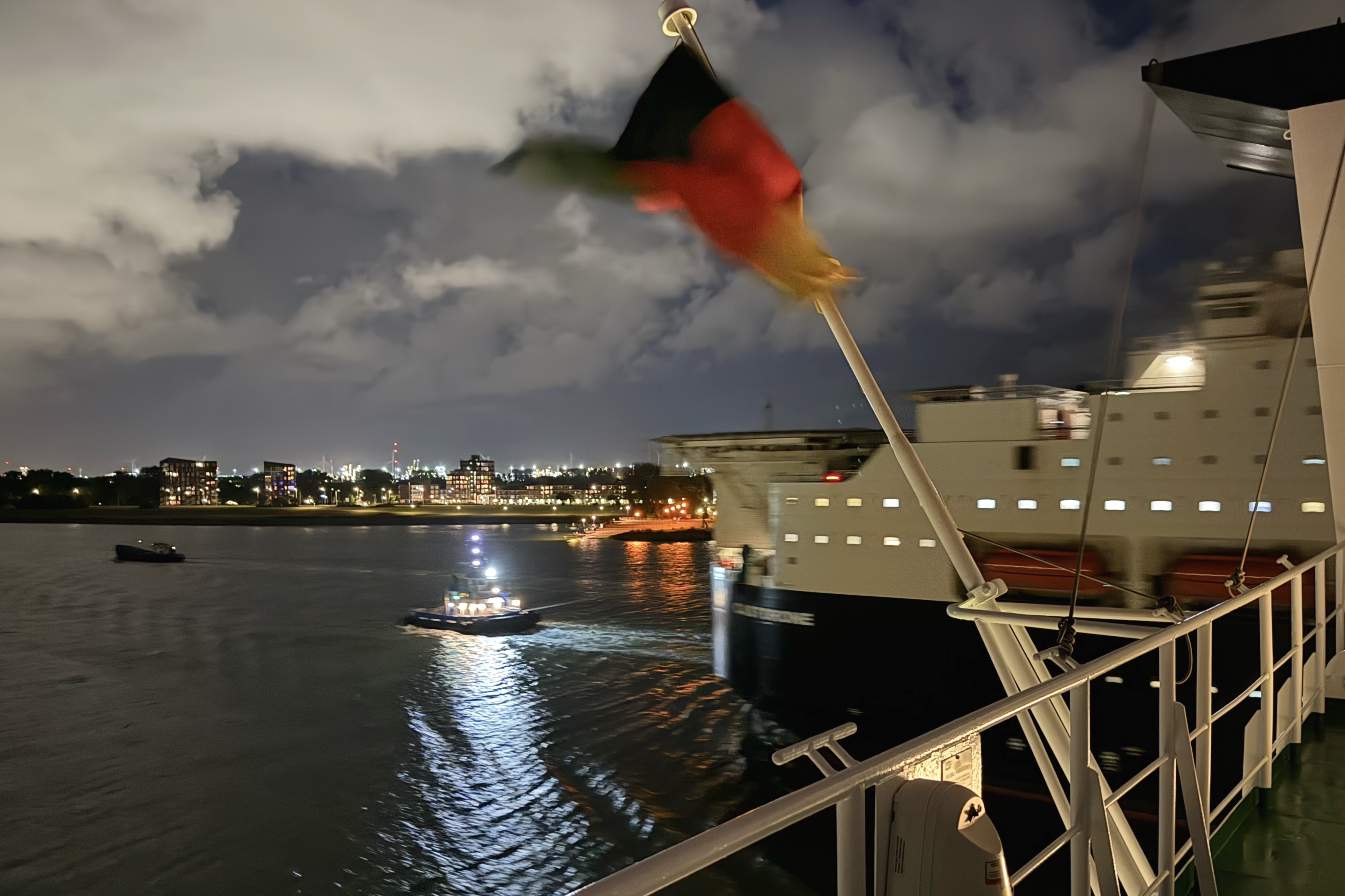 Gegenverkehr auf der Maas