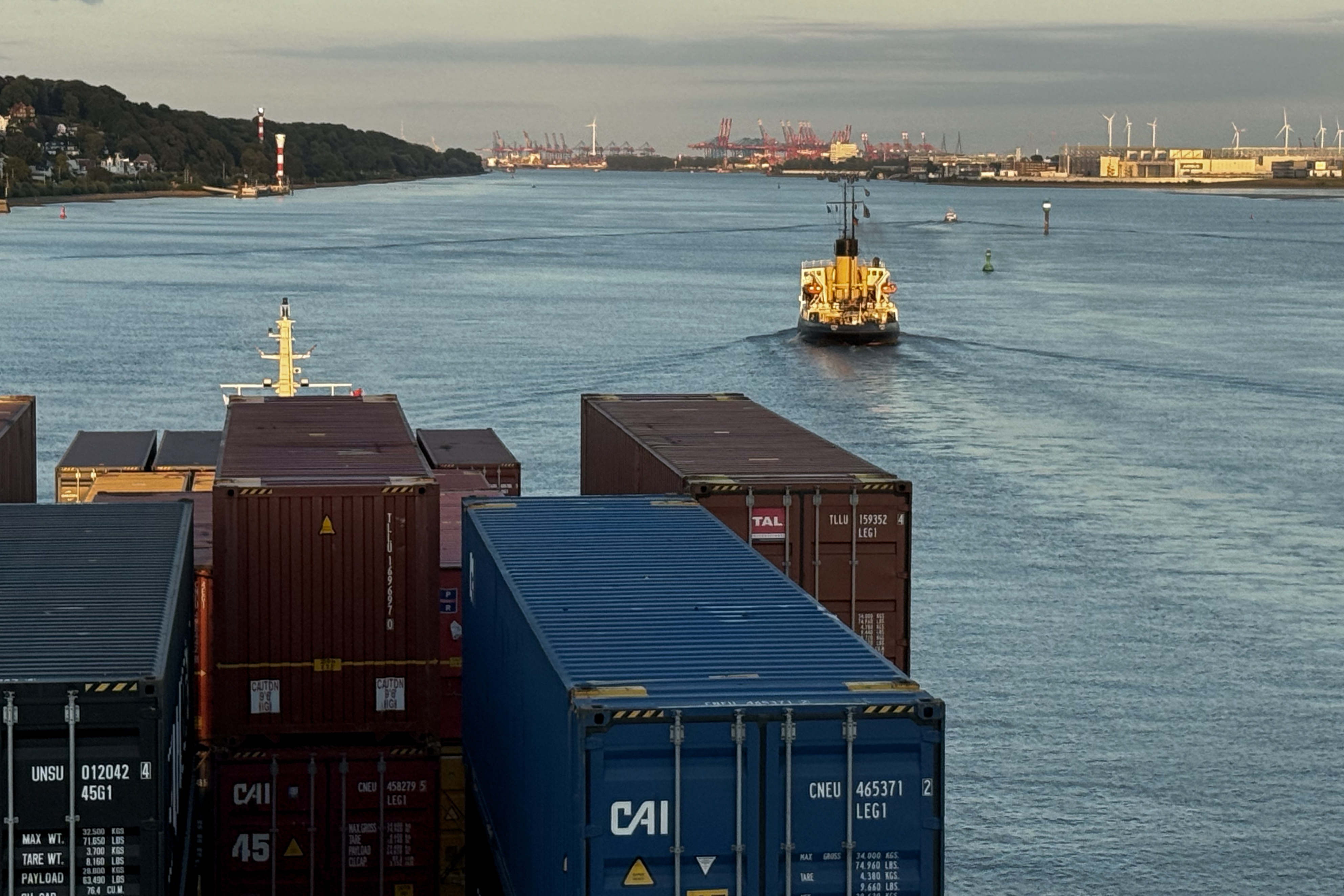 Einfahrt nach Hamburg