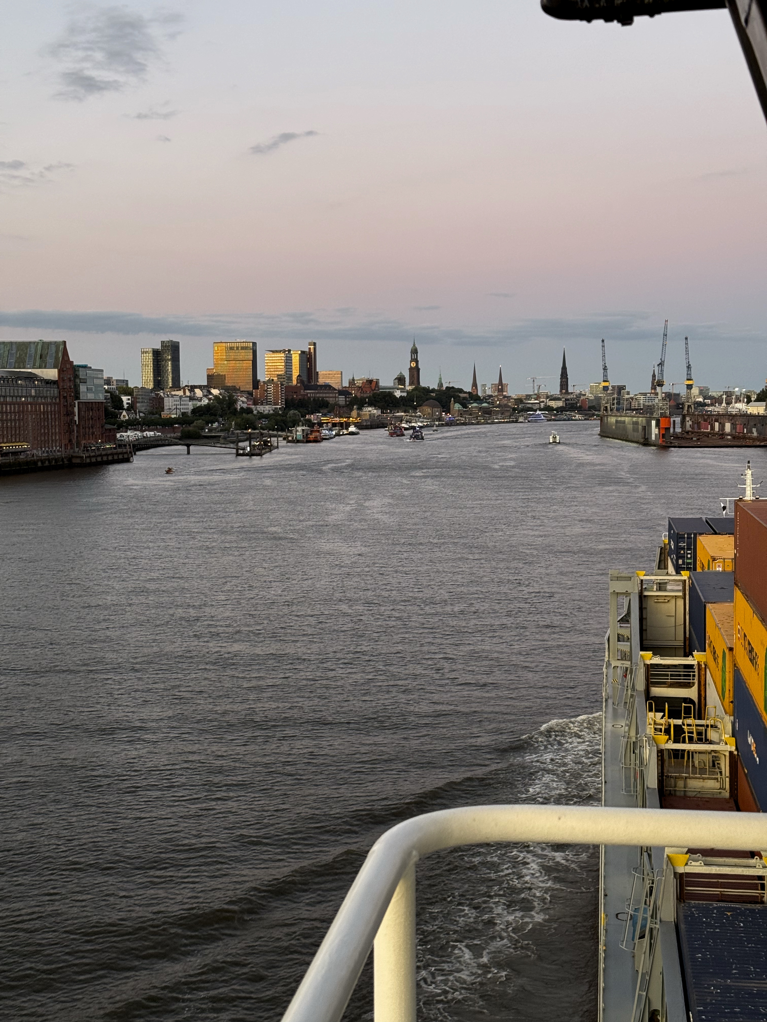 Einfahrt nach Hamburg