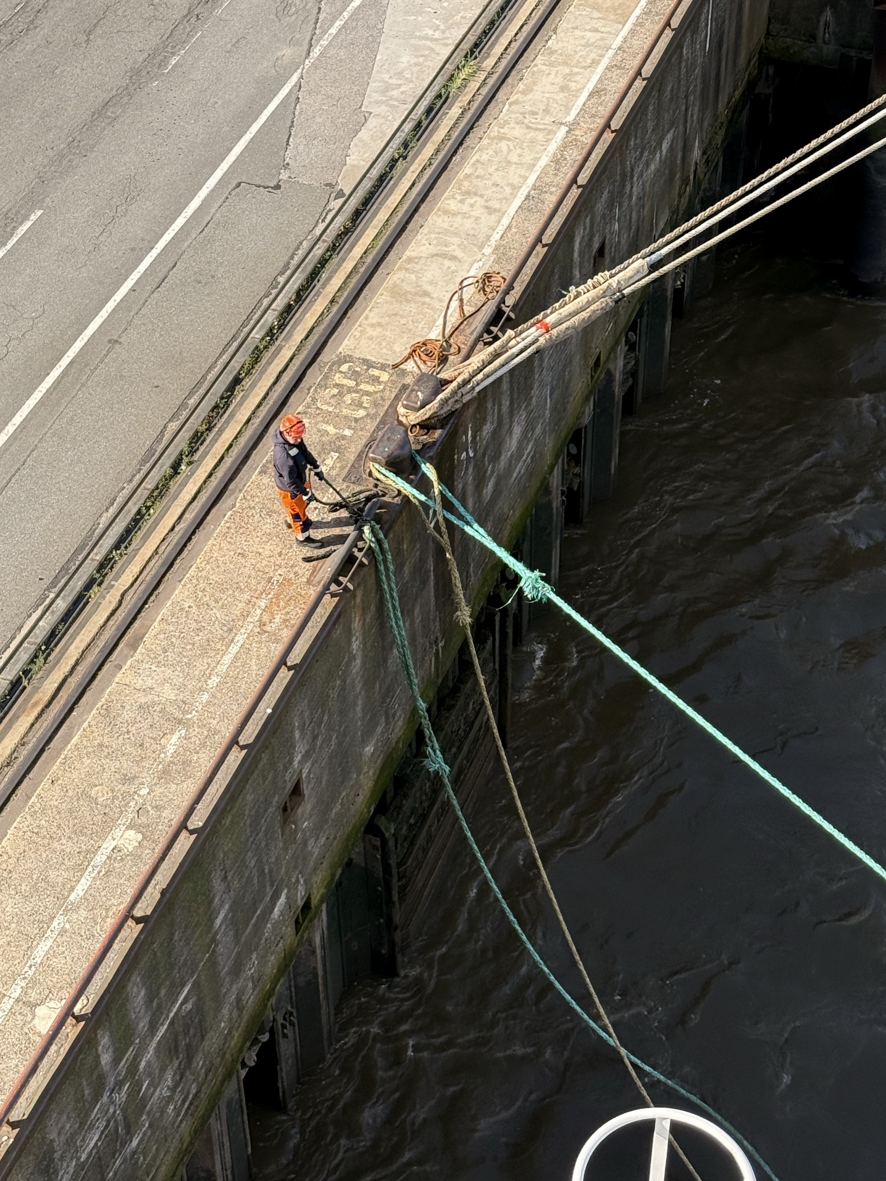 Leinen los in Hamburg