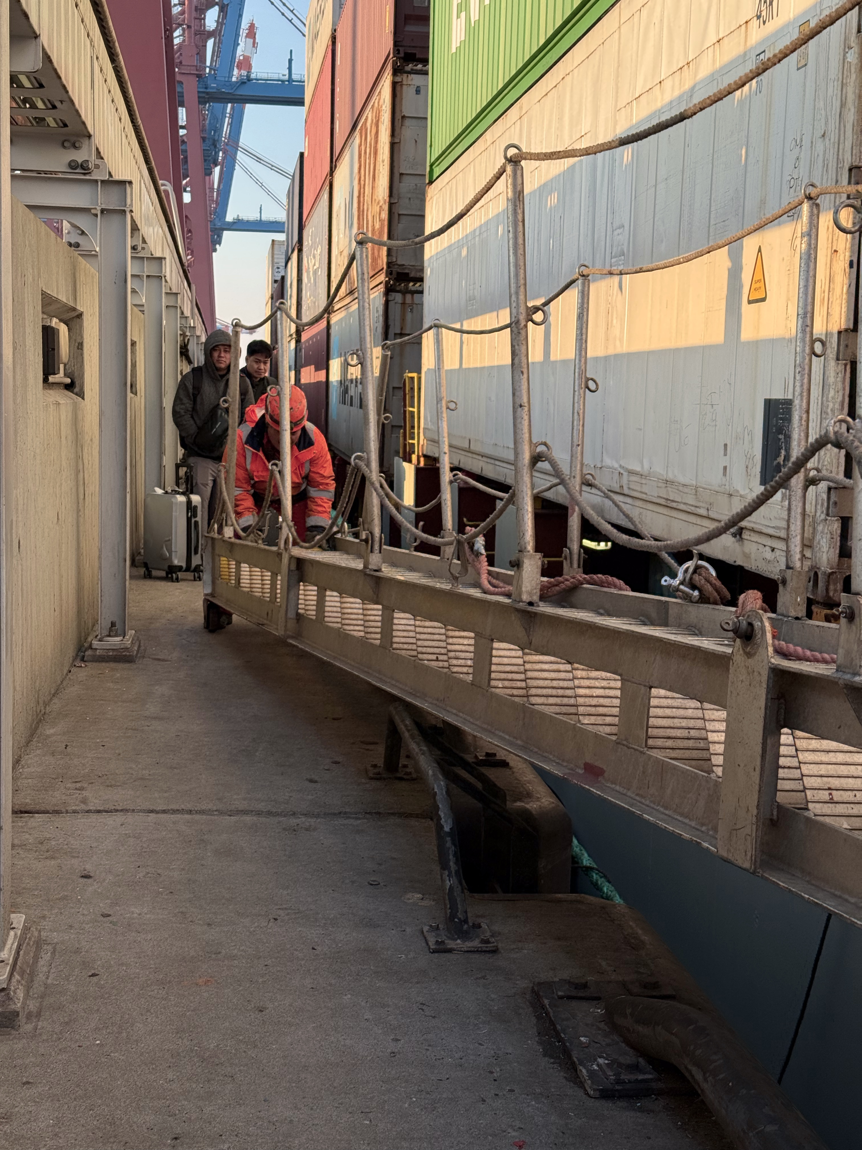 Die Gangway liegt fast waagerecht