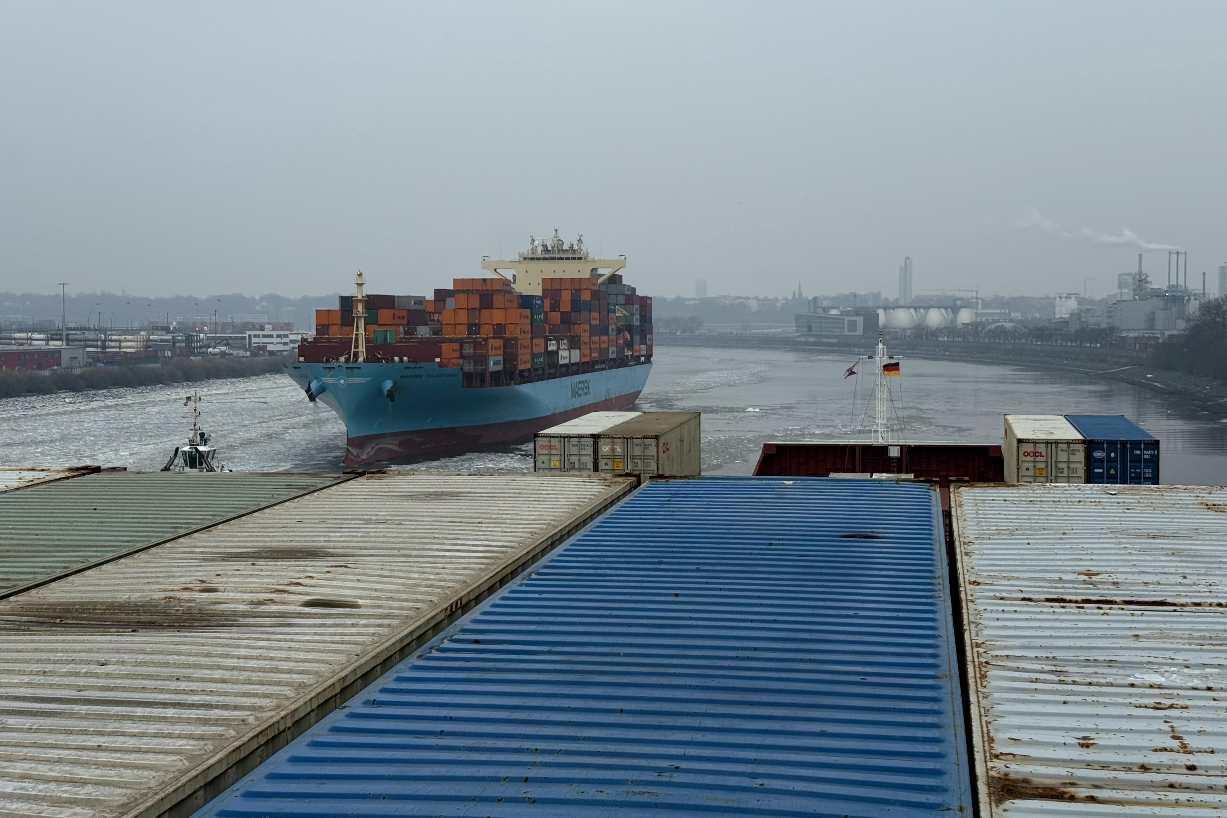 Gegenverkehr auf dem Köhlbrand