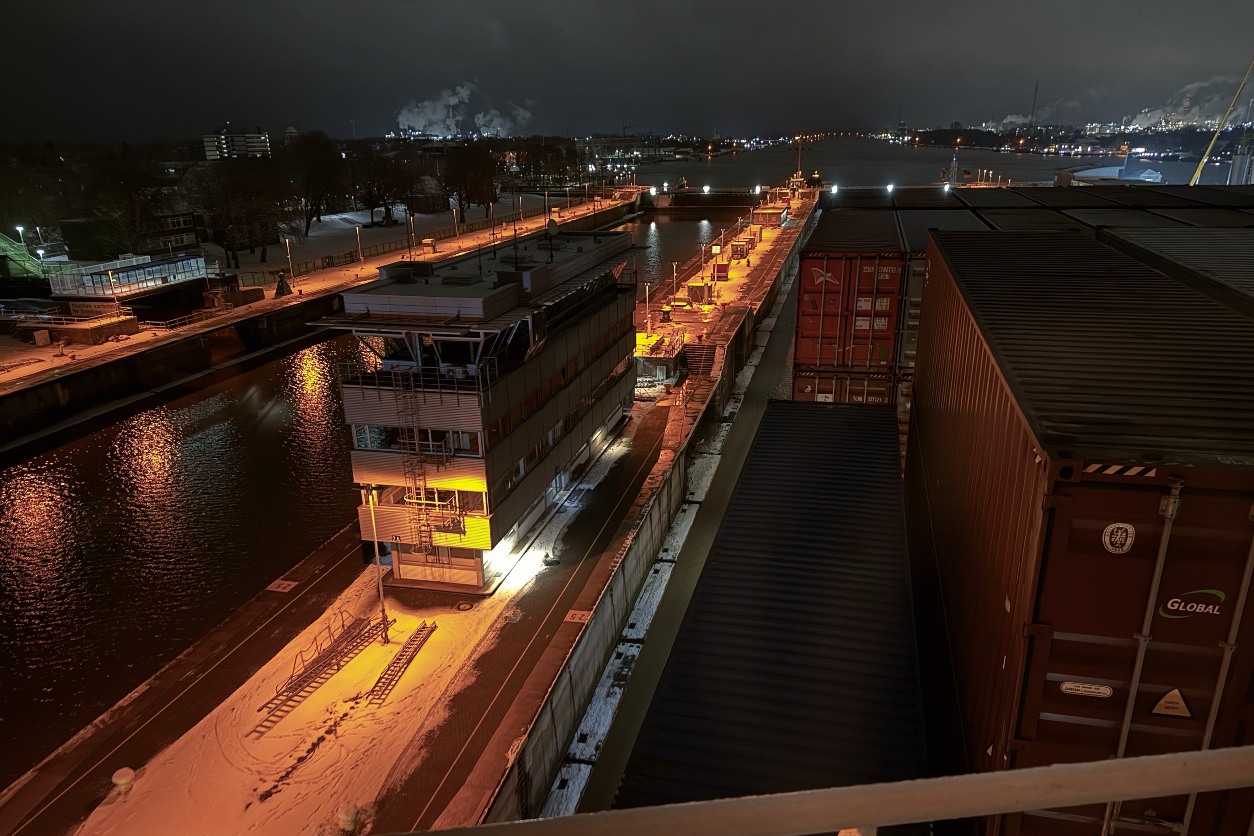 In der Schleuse Brunsbüttel