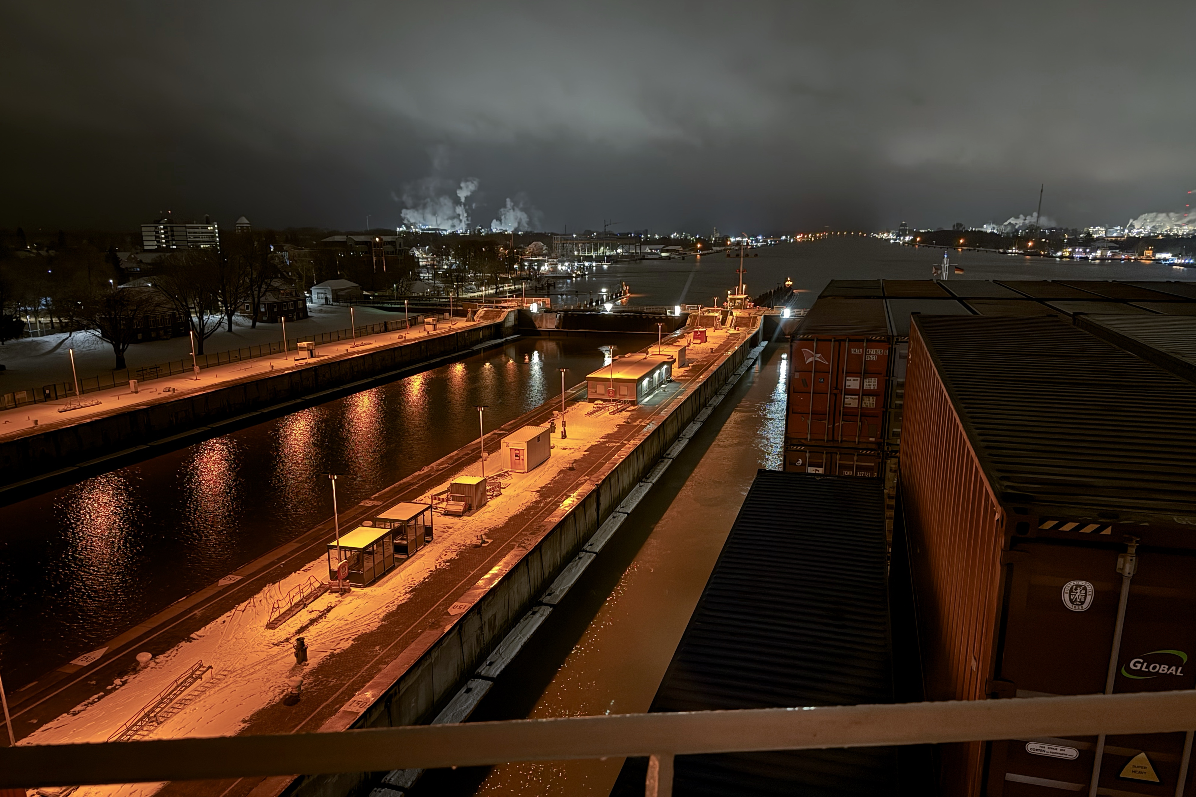 In der Schleuse Brunsbüttel