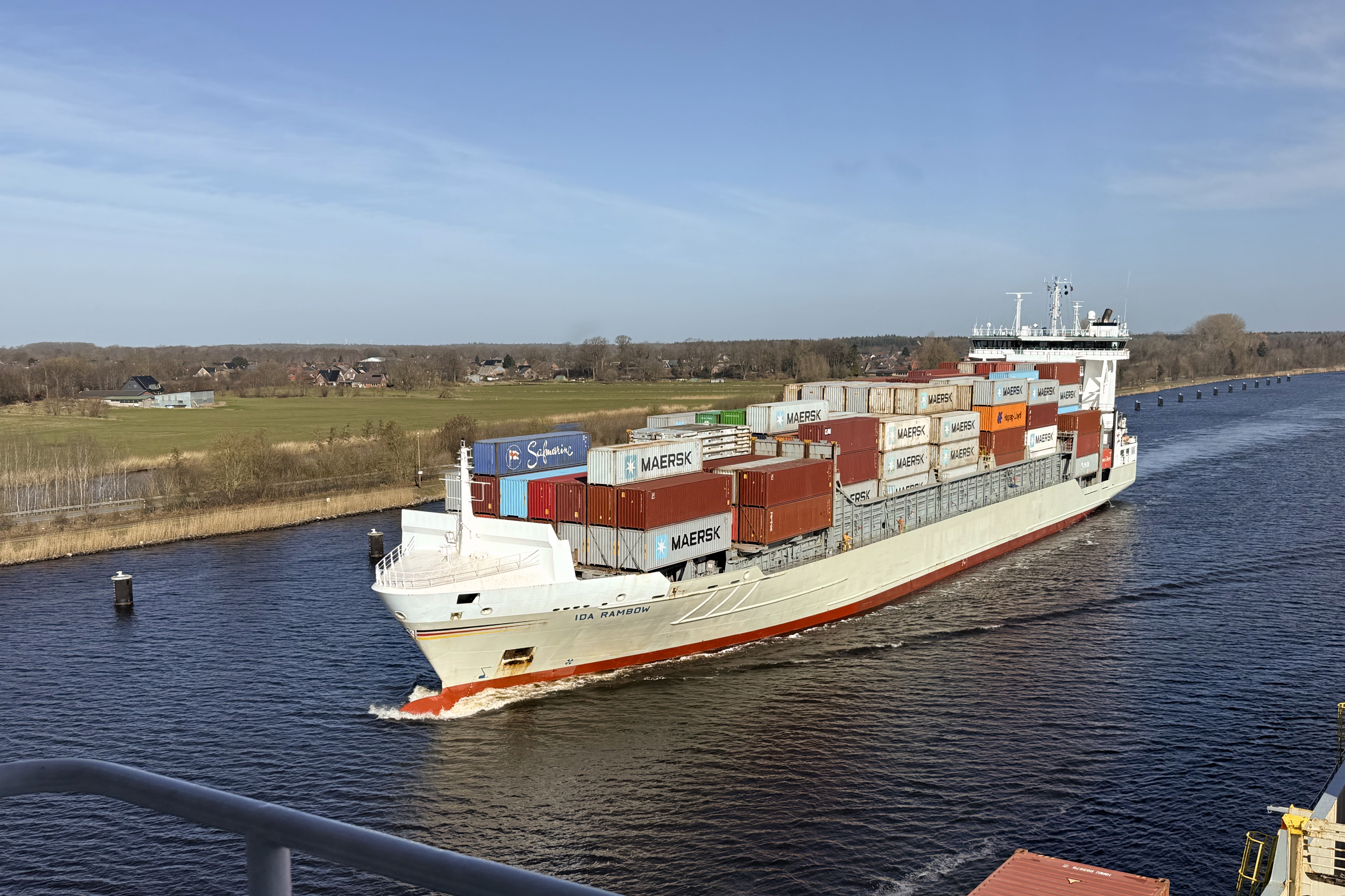 Die Ida Rambow kommt uns entgegen.