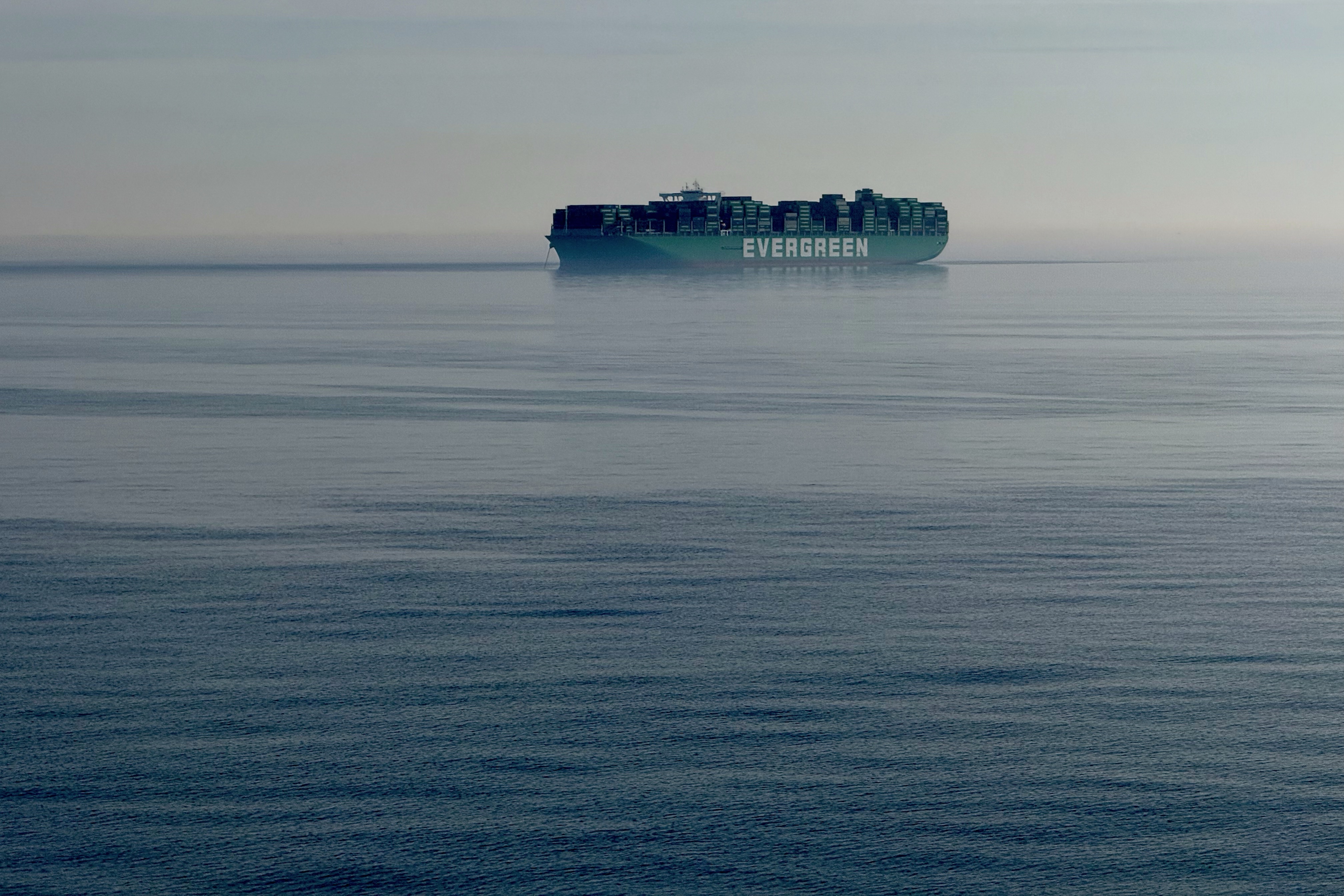 Die Ever Gentle auf Reede