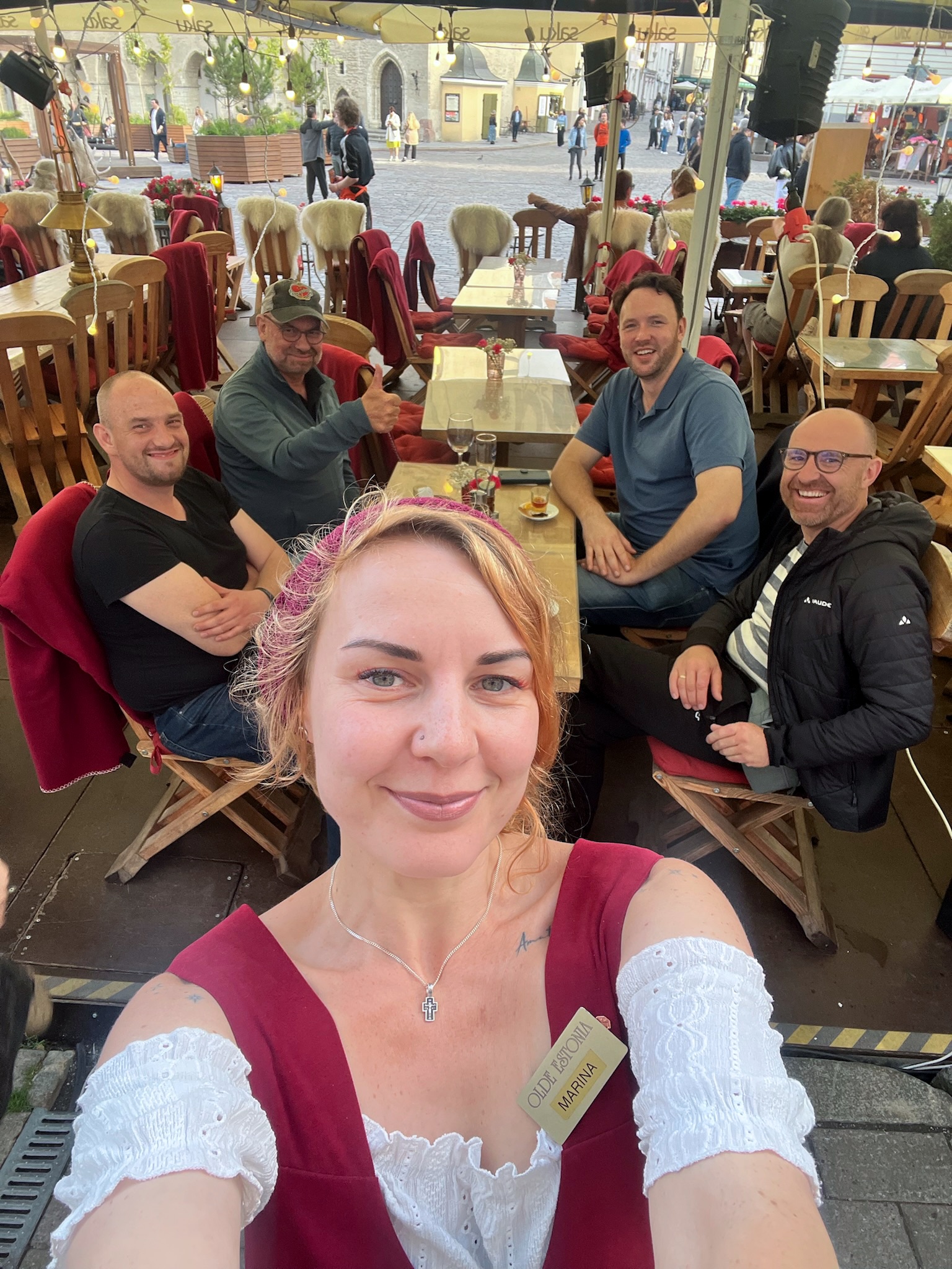 Selvie mit Servicekraft
