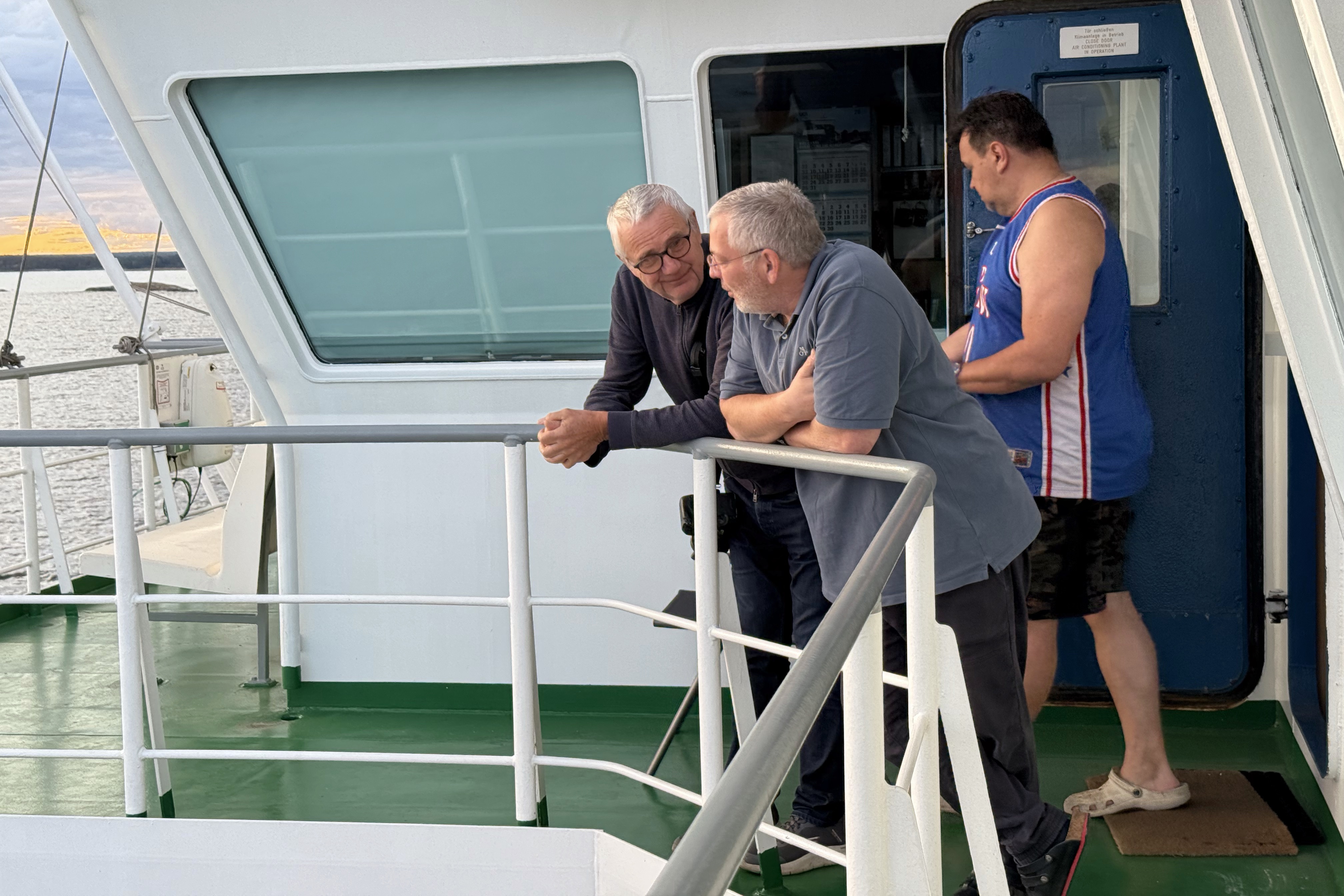 Manfred im Gespräch mit Kapitän Zenker