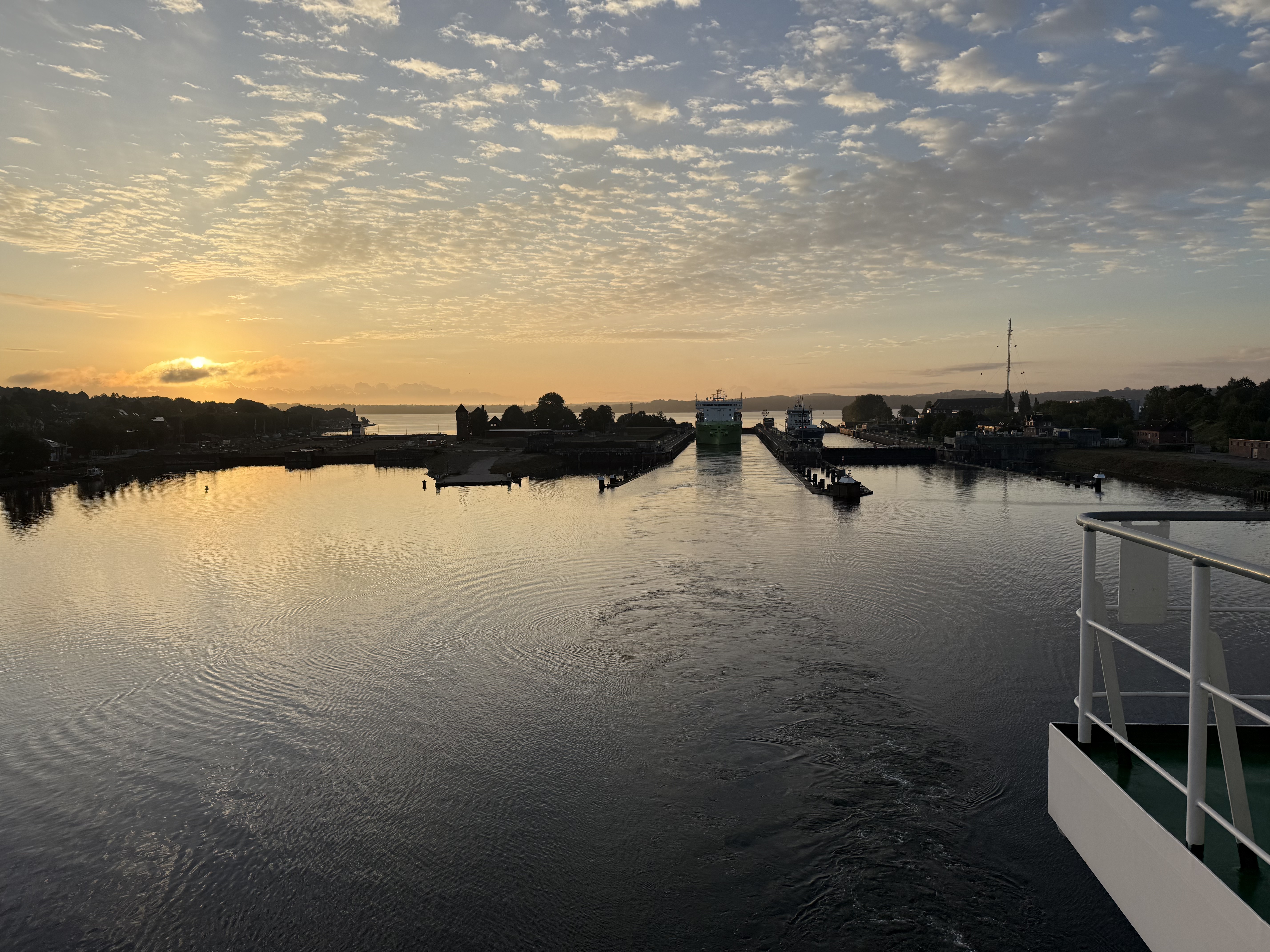 Ausfahrt aus der Schleuse Kiel Holtenau